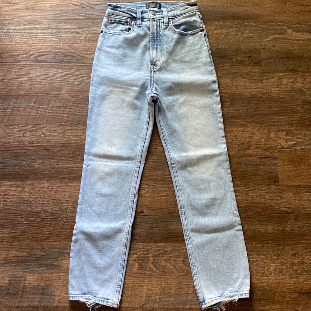 Abercrombie and Fitch ultra high rise straight leg light wash size 24